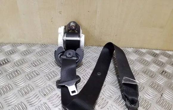 BMW X3 E83 Front seatbelt 33033302 S2340071211N