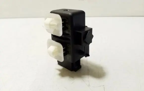 Skoda Kamiq Seat heating relay 2Q0959772