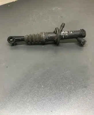 Renault Megane III Clutch master cylinder