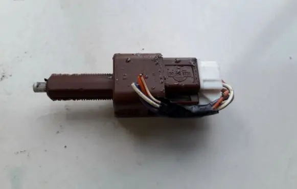Nissan Qashqai Brake pedal sensor switch