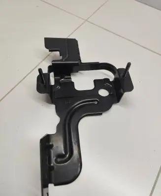 Peugeot 3008 II other engine part 