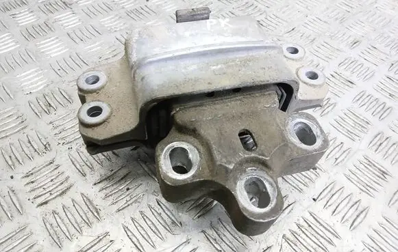 Volkswagen PASSAT B6 Engine mount bracket 
