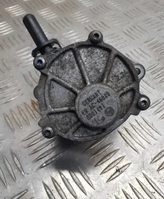 Infiniti Q70 Y51 Vacuum pump AC46000 GD01497