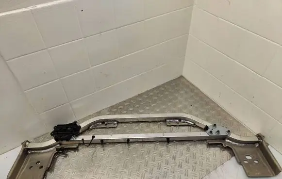Volvo V60 Hybrid/electric vehicle battery bracket 30659476