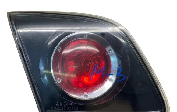 Mazda 3 I Tailgate rear/tail lights P2913L E110641