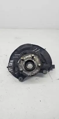 Subaru Forester SF Front wheel hub spindle knuckle 600110