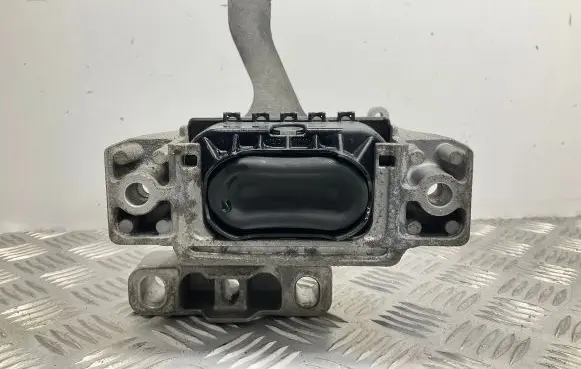 Volkswagen Golf VII Engine mount bracket 5Q0199262BH