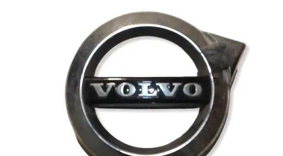 Manufacturer badge logo/emblem