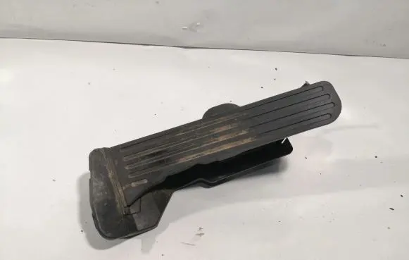 Volkswagen PASSAT B7 Accelerator throttle pedal 6PV01104005 1K2721503AJ