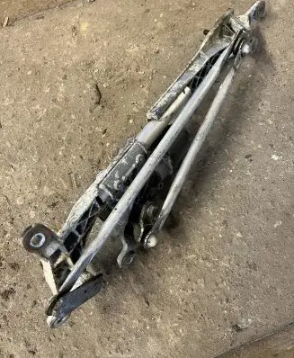 Subaru Outback Front wiper linkage and motor 501432213