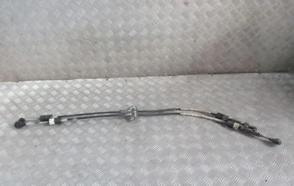 Ford Focus Gear shift cable bracket 