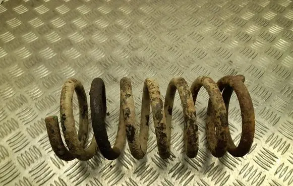 Mercedes-Benz 190 230 W110 W111 Rear coil spring