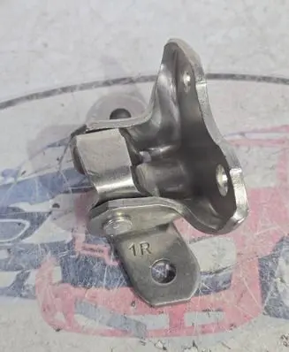 Toyota Verso Front door lower hinge 687300D071