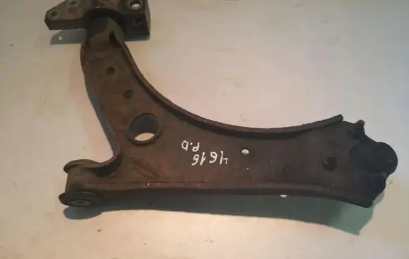 Volkswagen Golf V Front lower control arm/wishbone