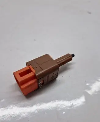 Nissan Qashqai Brake pedal sensor switch 2714K2