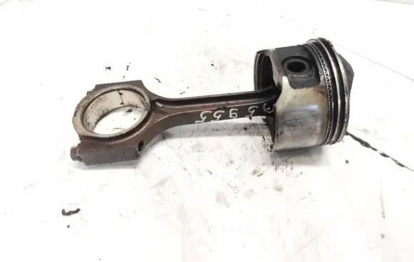 Chrysler PT Cruiser Piston with connecting rod