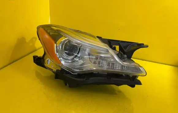 Maserati Quattroporte Headlight/headlamp 00670001624
