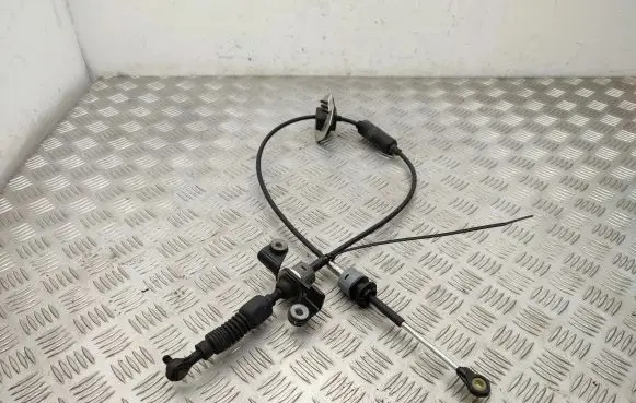KIA Sportage Gear shift cable linkage 467903U000