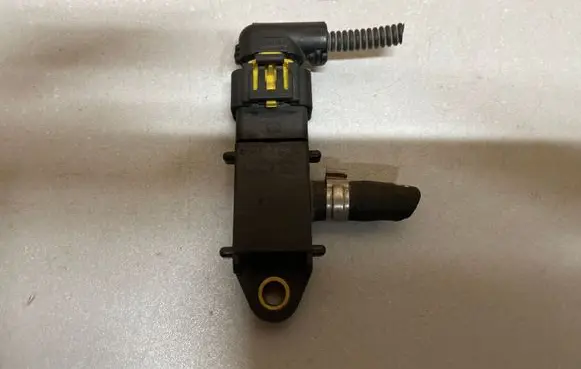 Opel Astra J Crankshaft position sensor 55566186