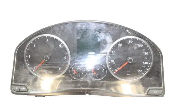 Volkswagen Tiguan Speedometer (instrument cluster) 5N0920970D