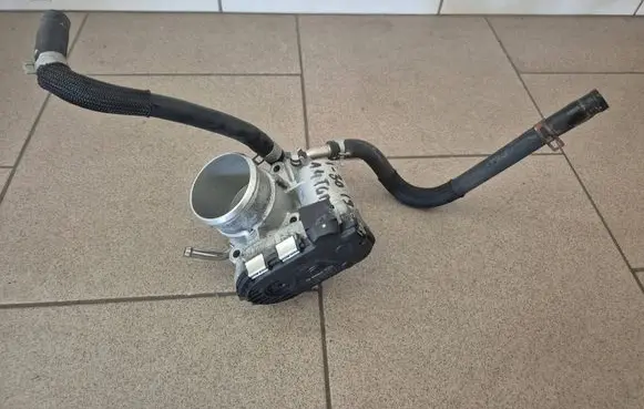 Hyundai i30 fastback Throttle body valve 3510003AA0