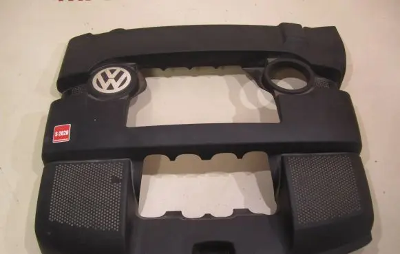 Volkswagen Golf V Engine cover (trim) 06A103925CF 06A103925