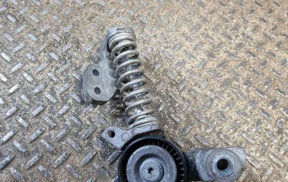 Volvo XC40 Generator/alternator belt tensioner 31460372