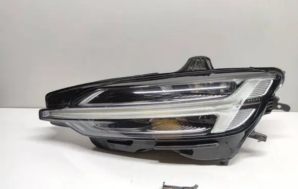 Volvo V60 Headlight/headlamp 26025905