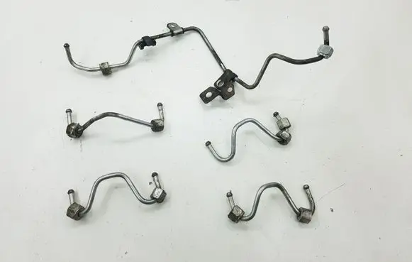 Nissan Qashqai Fuel injector supply line/pipe 