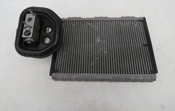 Mercedes-Benz CLS C218 AMG Air conditioning (A/C) radiator (interior) U9877001 330005 2128300284