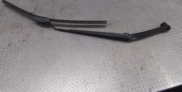 Chrysler Pacifica Front wiper blade arm