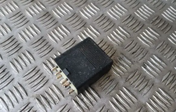 Mercedes-Benz E W124 Other relay 0135454832 898690000