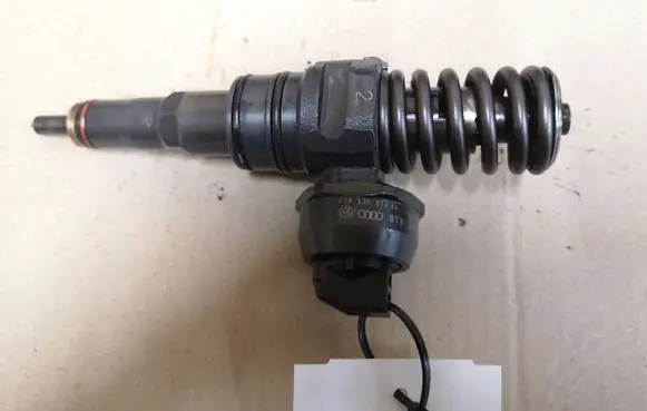 Audi A3 S3 8P Fuel injector 038130073AG