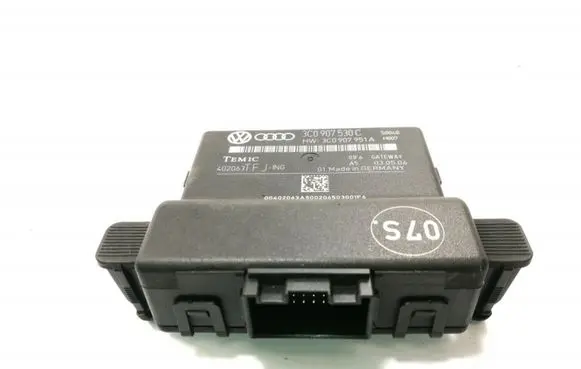 Volkswagen PASSAT B6 Gateway control module 3C0907530C 3C0907951A