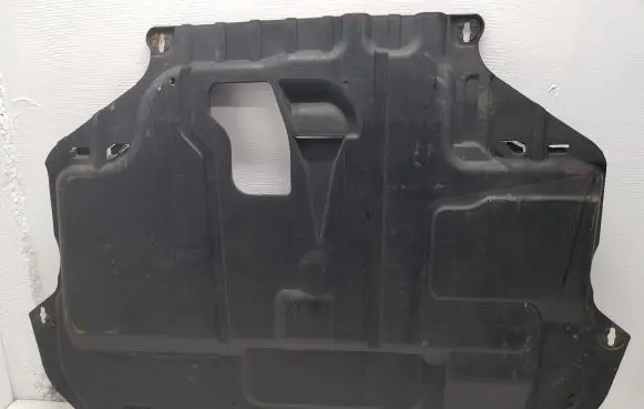 Ford Focus Engine splash shield/under tray