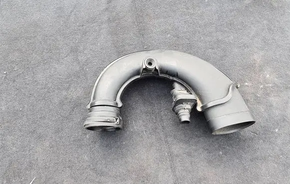 BMW X7 G07 Intake resonator 8672516 72409937 51750610