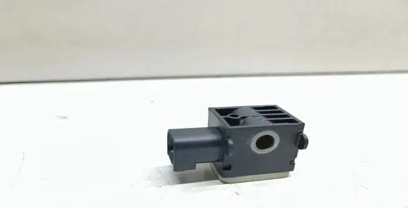 Hyundai Santa Fe Airbag deployment crash/impact sensor 959202B000