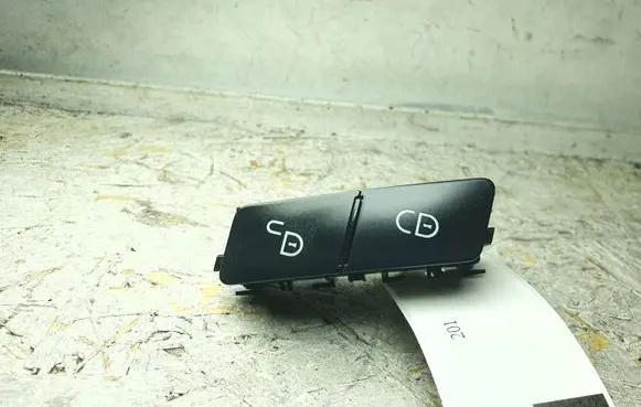 Mercedes-Benz C W204 Central locking switch button A2048706310