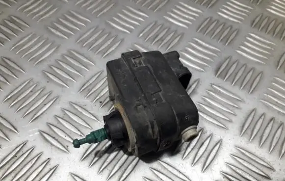 Headlight level adjustment motor