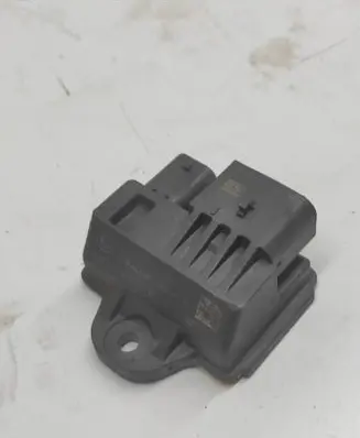 BMW 3 E90 E91 Glow plug pre-heat relay 7810856 0522120103