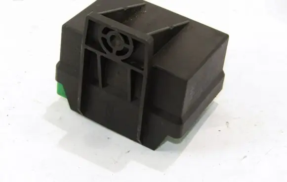 Renault Trafic II (X83) Glow plug pre-heat relay 9639912580