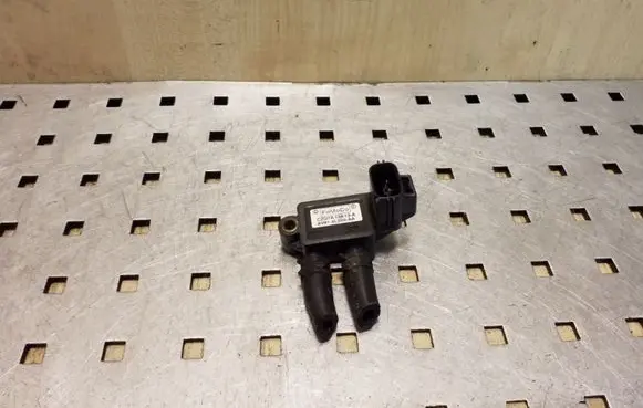 Ford Focus Exhaust gas pressure sensor AV615L200AA