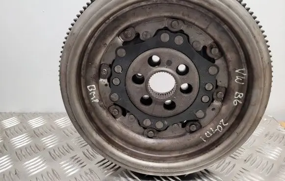 Volkswagen PASSAT B6 Flywheel 03G105266BD 03G105266CP
