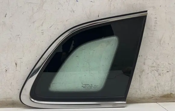 Jeep Cherokee Rear side window 68102216AC