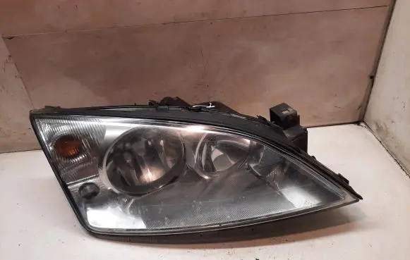 Ford Mondeo Mk III Headlight/headlamp 001174202