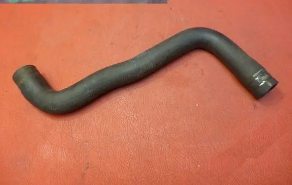 Renault Megane II Engine coolant pipe/hose 8200320158
