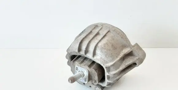 BMW 1 E81 E87 Engine mount bracket 13981112GE