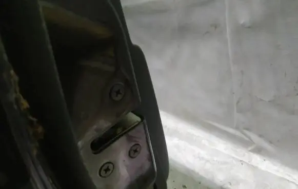 Mazda 2 Front door lock