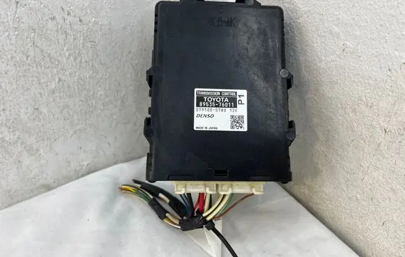 Toyota Prius (XW30) Gearbox control unit/module 8953576011