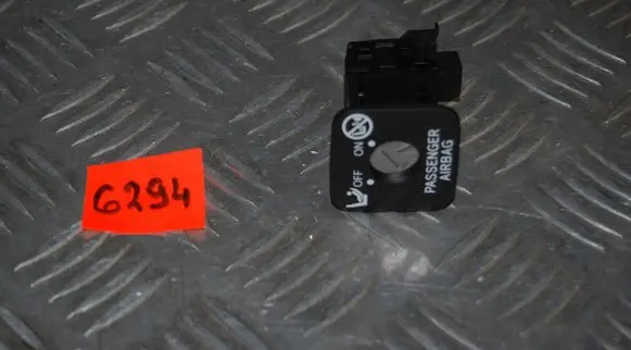 Toyota Avensis T270 Passenger airbag on/off switch 171ON95